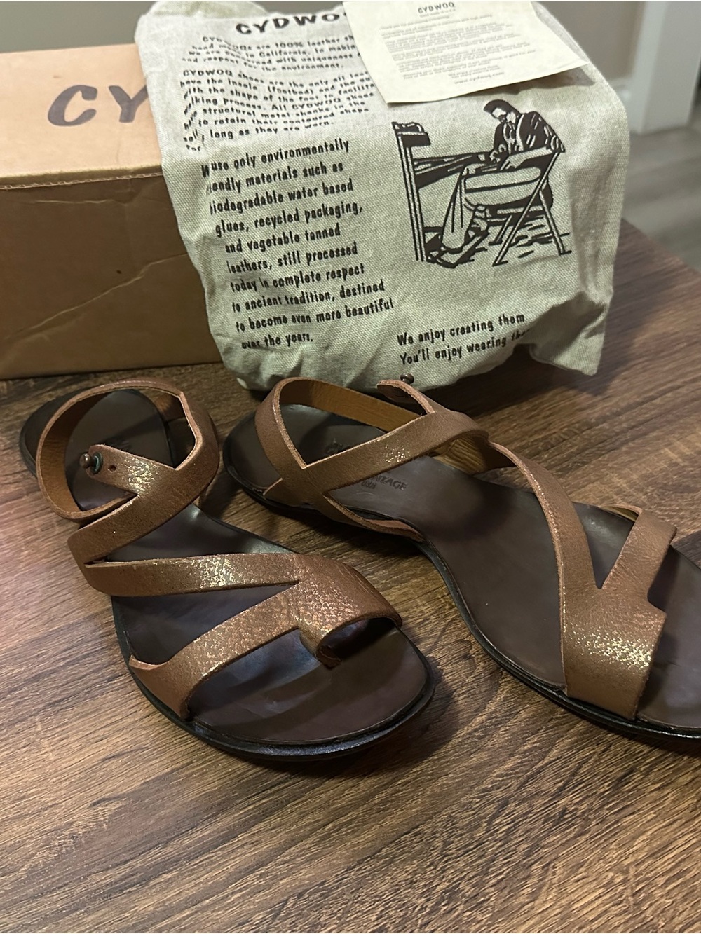 Cydwoq vintage leather sandals size 41